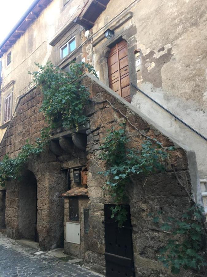 Апартаменты Antica Dimora Barbarano Romano Экстерьер фото
